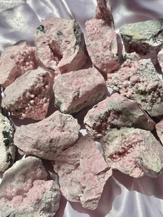 1 rhodochrosite x quartz x pyrite specimen from Peru