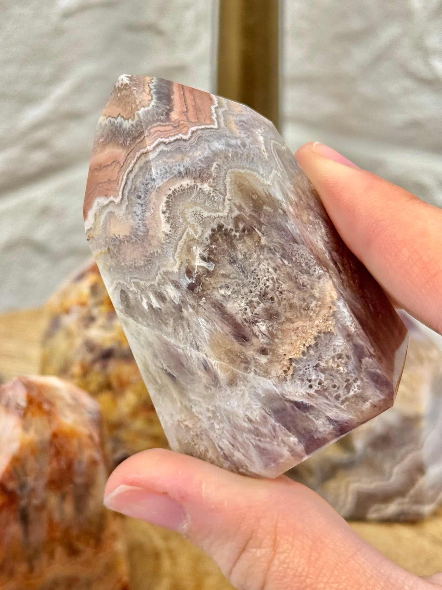 1 stunning enchanted quartz tower from Brazil (amethyst, chalcedony, iron, hematite, quartz, etc.)