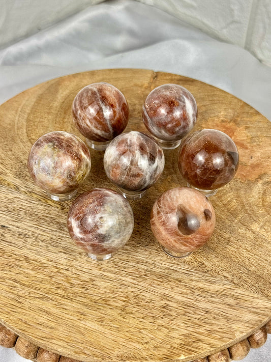 1 flashy sunstone x moonstone sphere from Tanzania