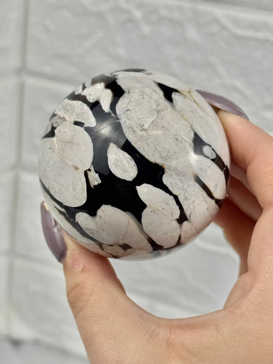 “Espresso” agate sphere from Brazil