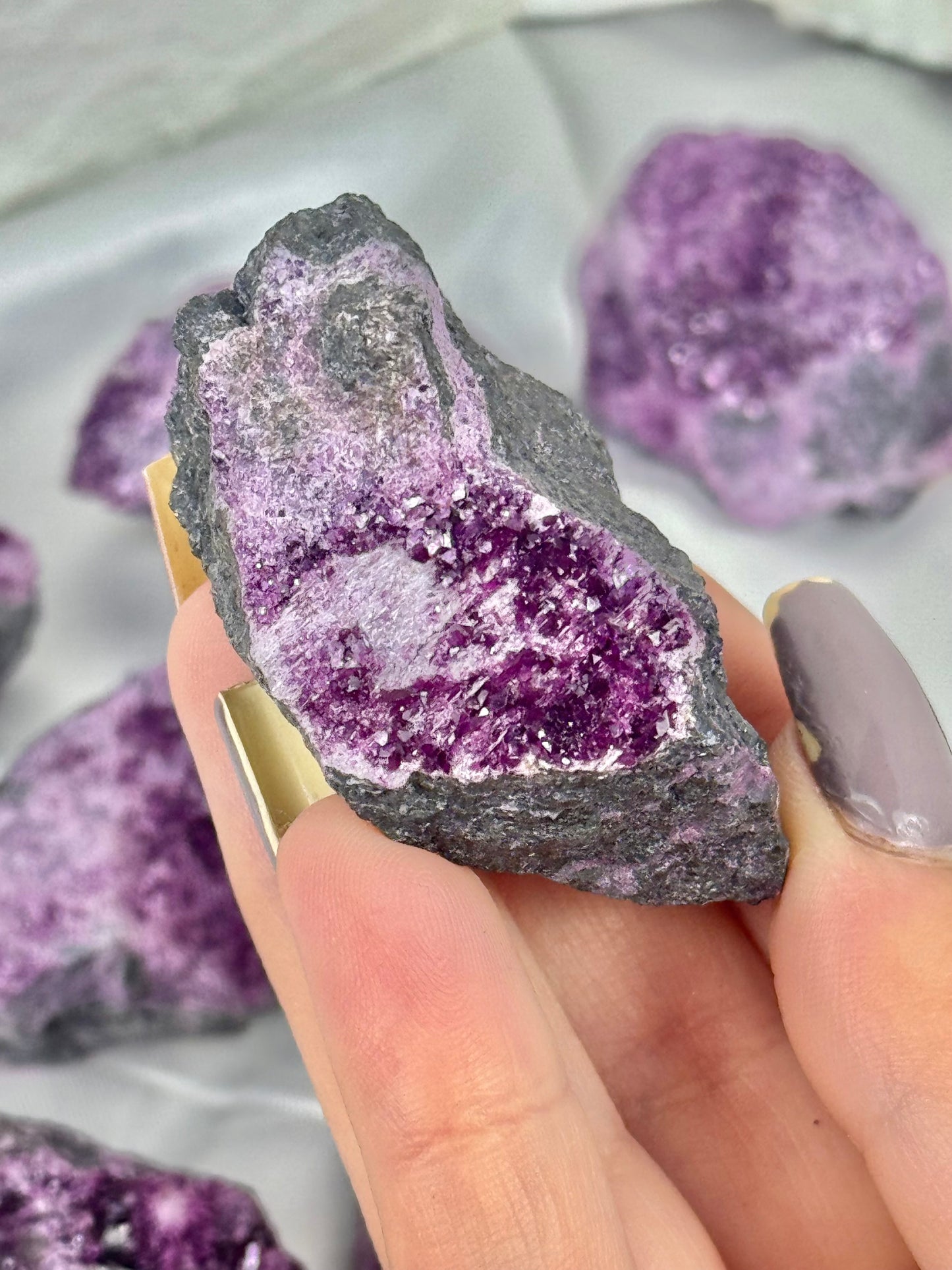 1 gorgeous raw kammererite specimen from Turkey