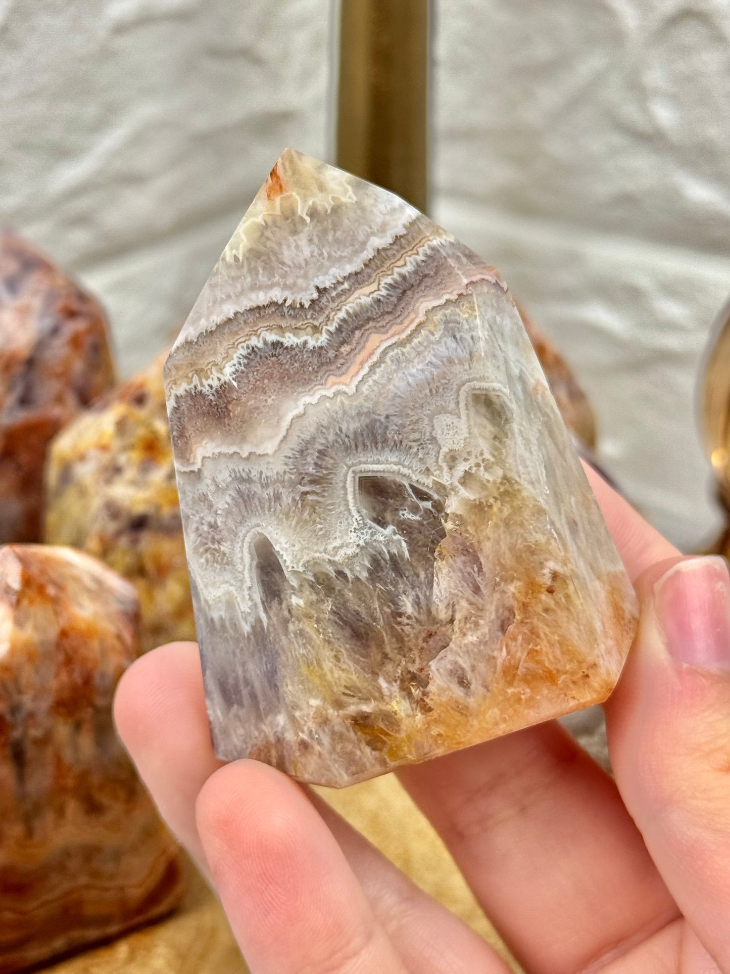 1 stunning enchanted quartz tower from Brazil (amethyst, chalcedony, iron, hematite, quartz, etc.)