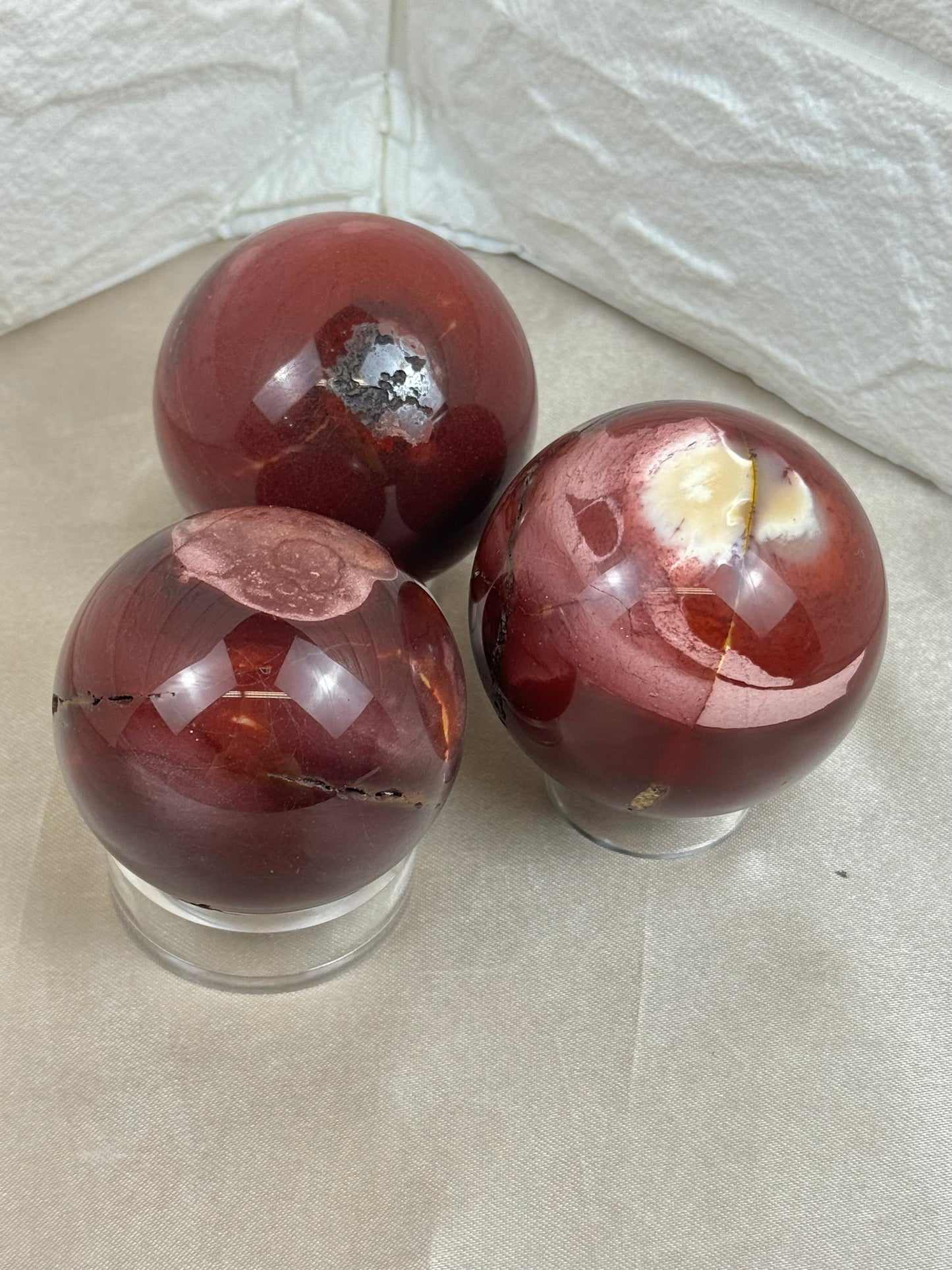 1 red mookaite jasper sphere from Australia (fill in some)