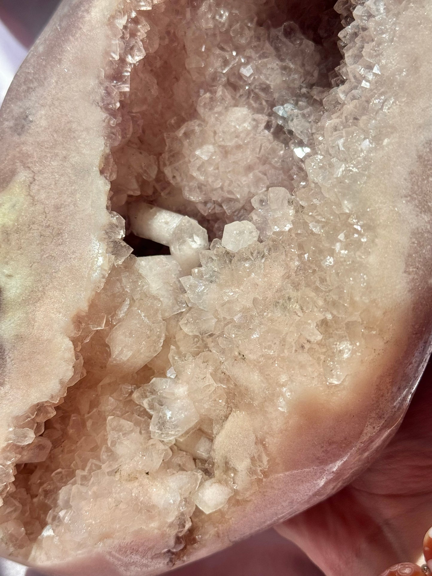 XXL pink amethyst Freeform from Brazil