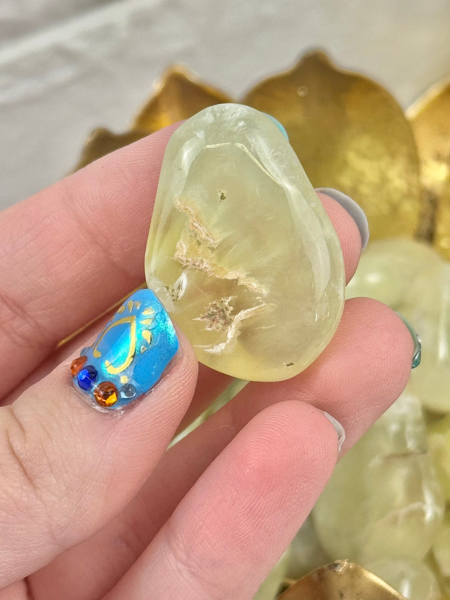 1 intuitive gel prehnite tumble from Australia