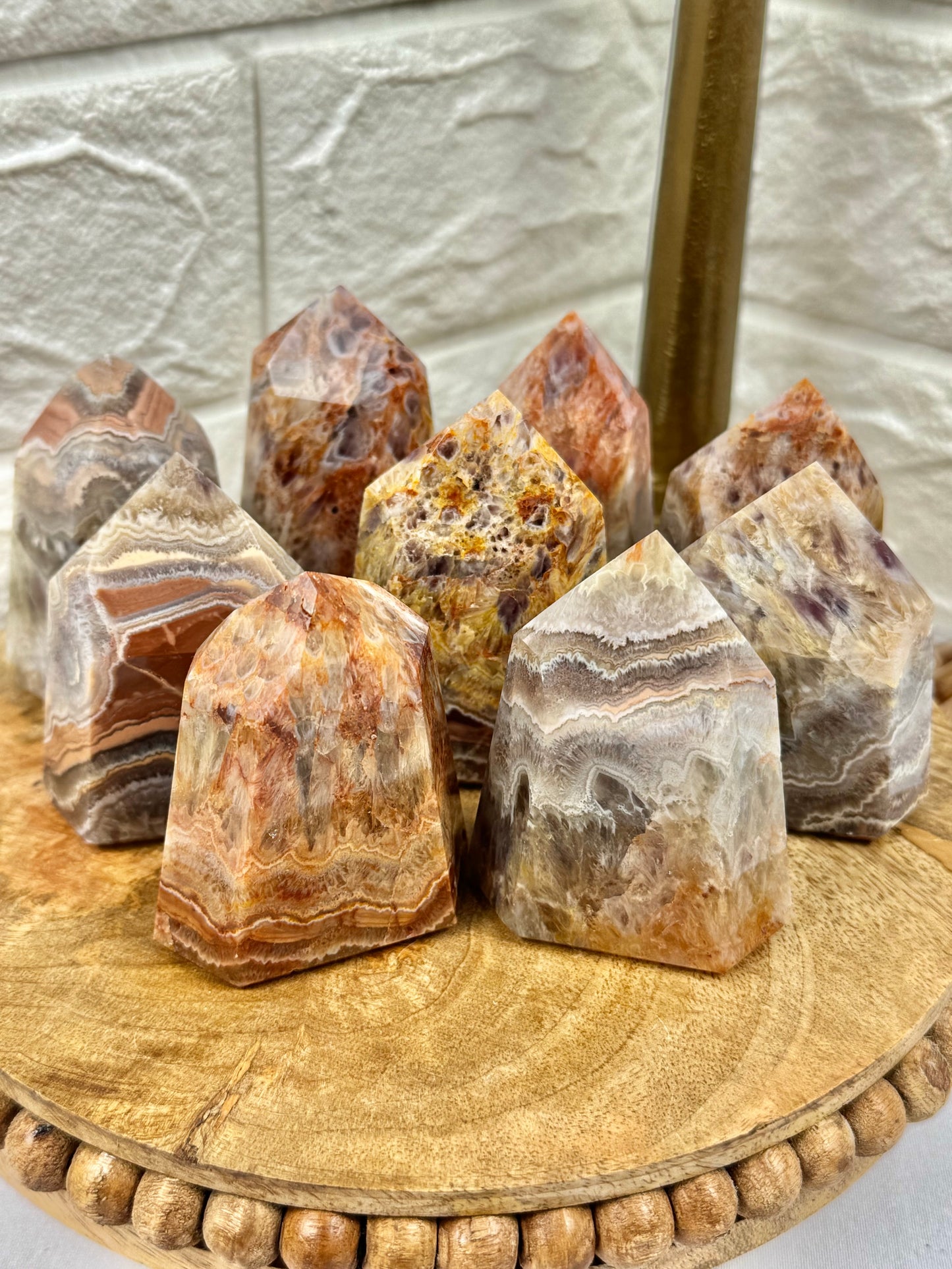 1 stunning enchanted quartz tower from Brazil (amethyst, chalcedony, iron, hematite, quartz, etc.)