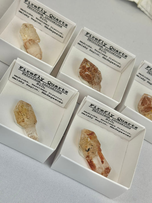 1 UV reactive firefly quartz from Madagascar