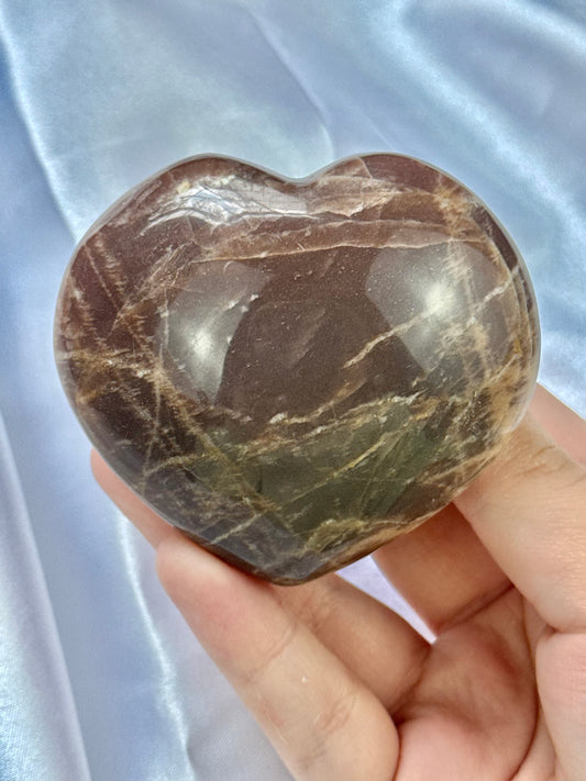 Flashy “chocolate” moonstone heart