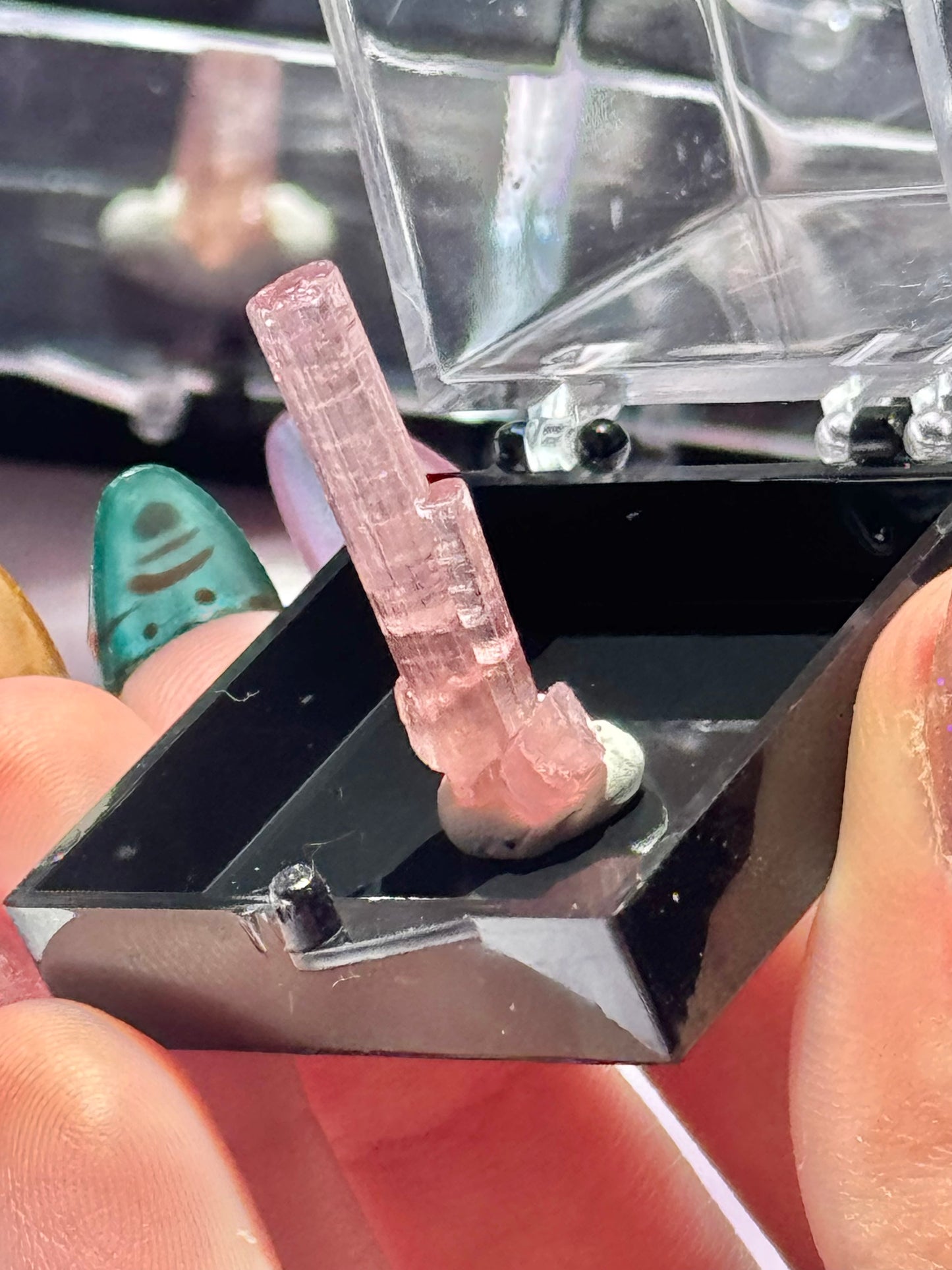 1 intuitive pink tourmaline from Afganistan (comes with box)