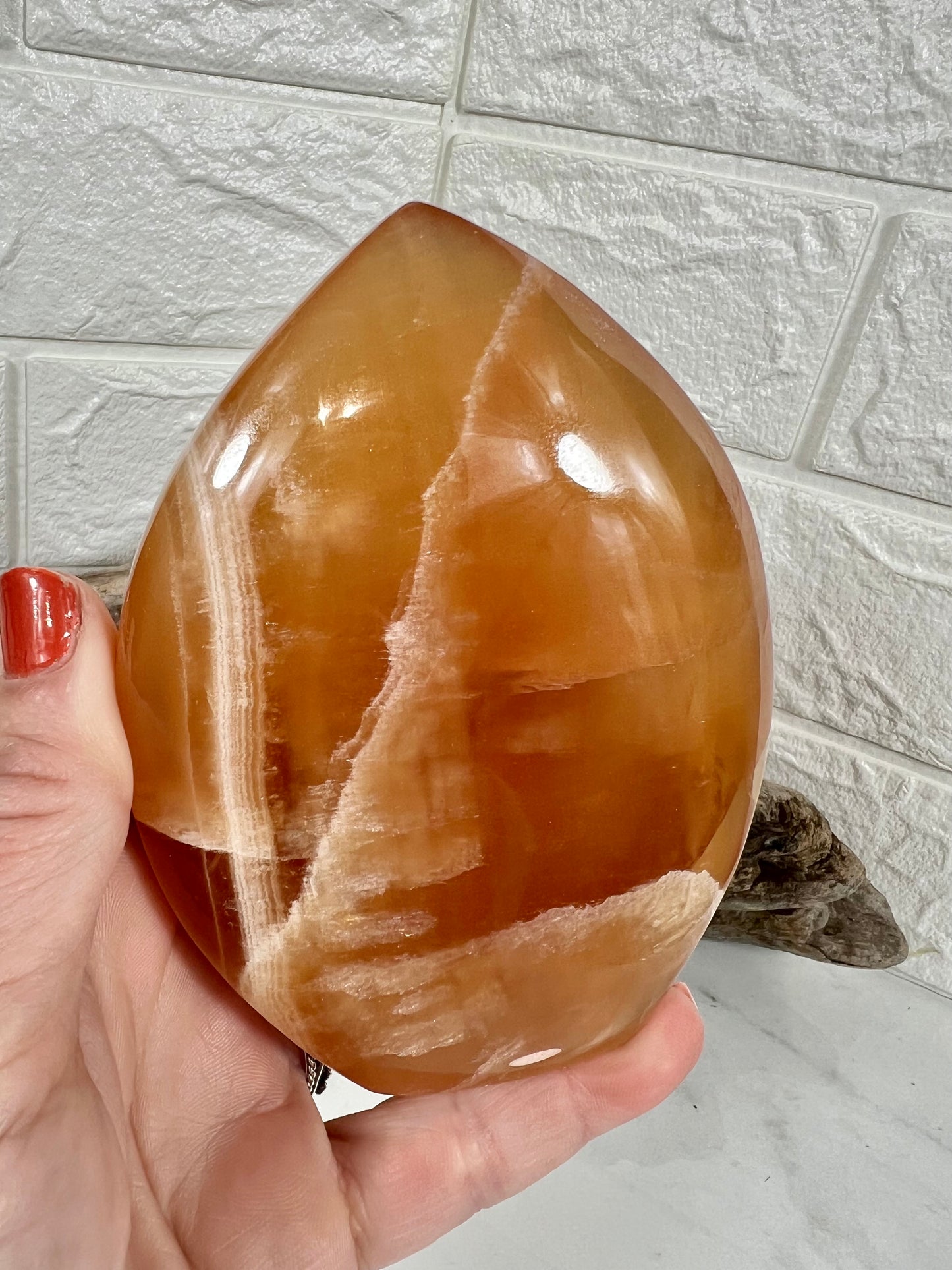 Juicy honey calcite flame D
