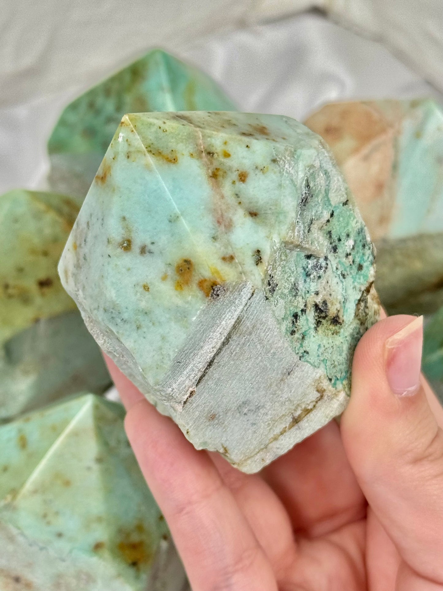 1 gorgeous green chrysophrase top polished point