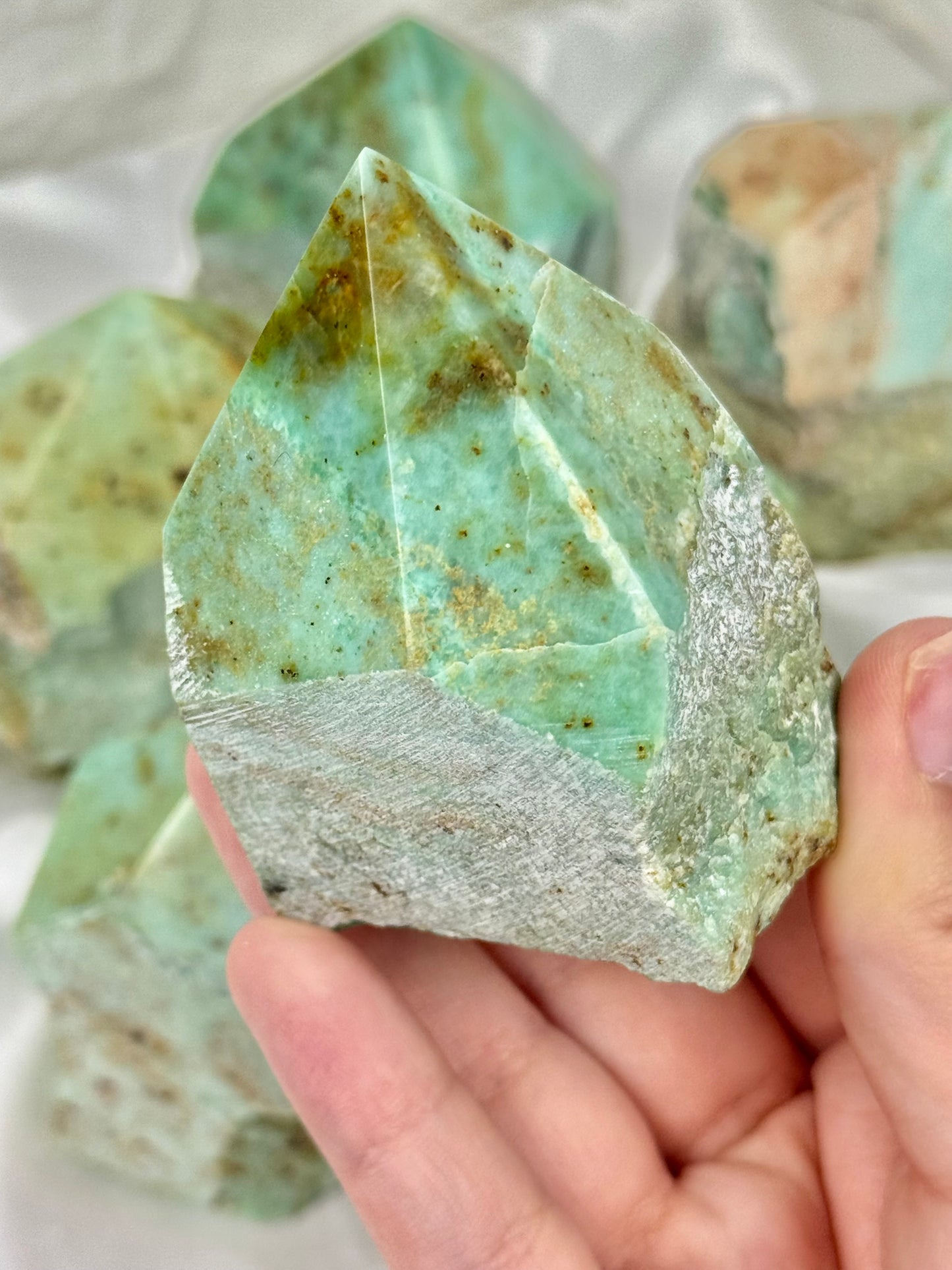 1 gorgeous green chrysophrase top polished point