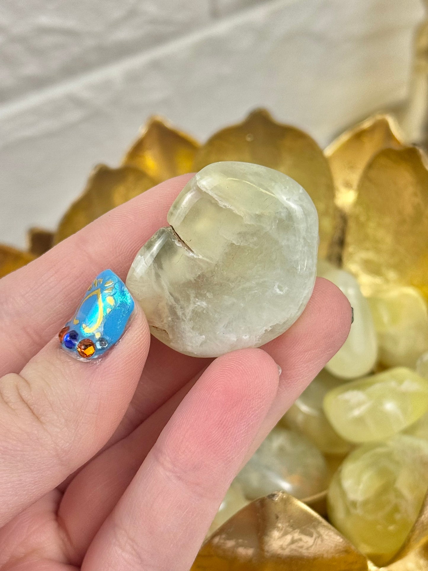 1 intuitive gel prehnite tumble from Australia