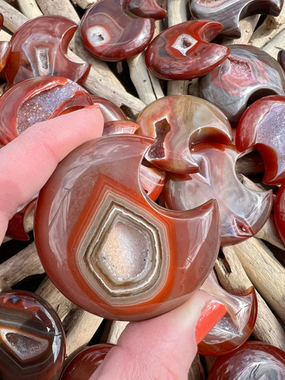 1 stunning carnelian moon