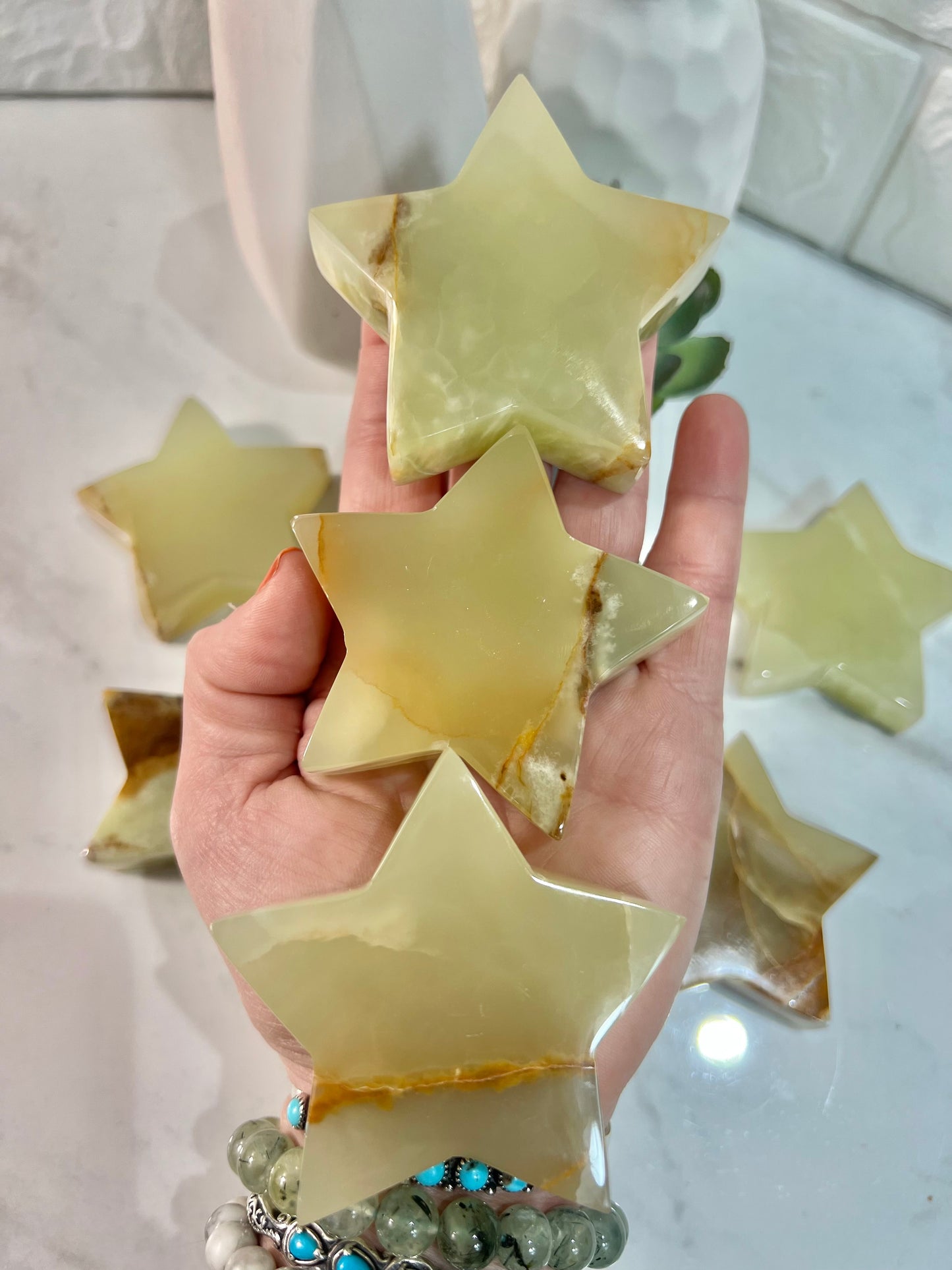 1 green calcite star