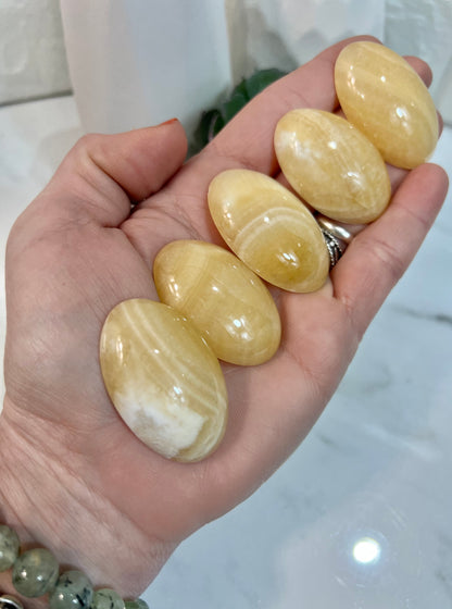 1 Orange calcite cabochon