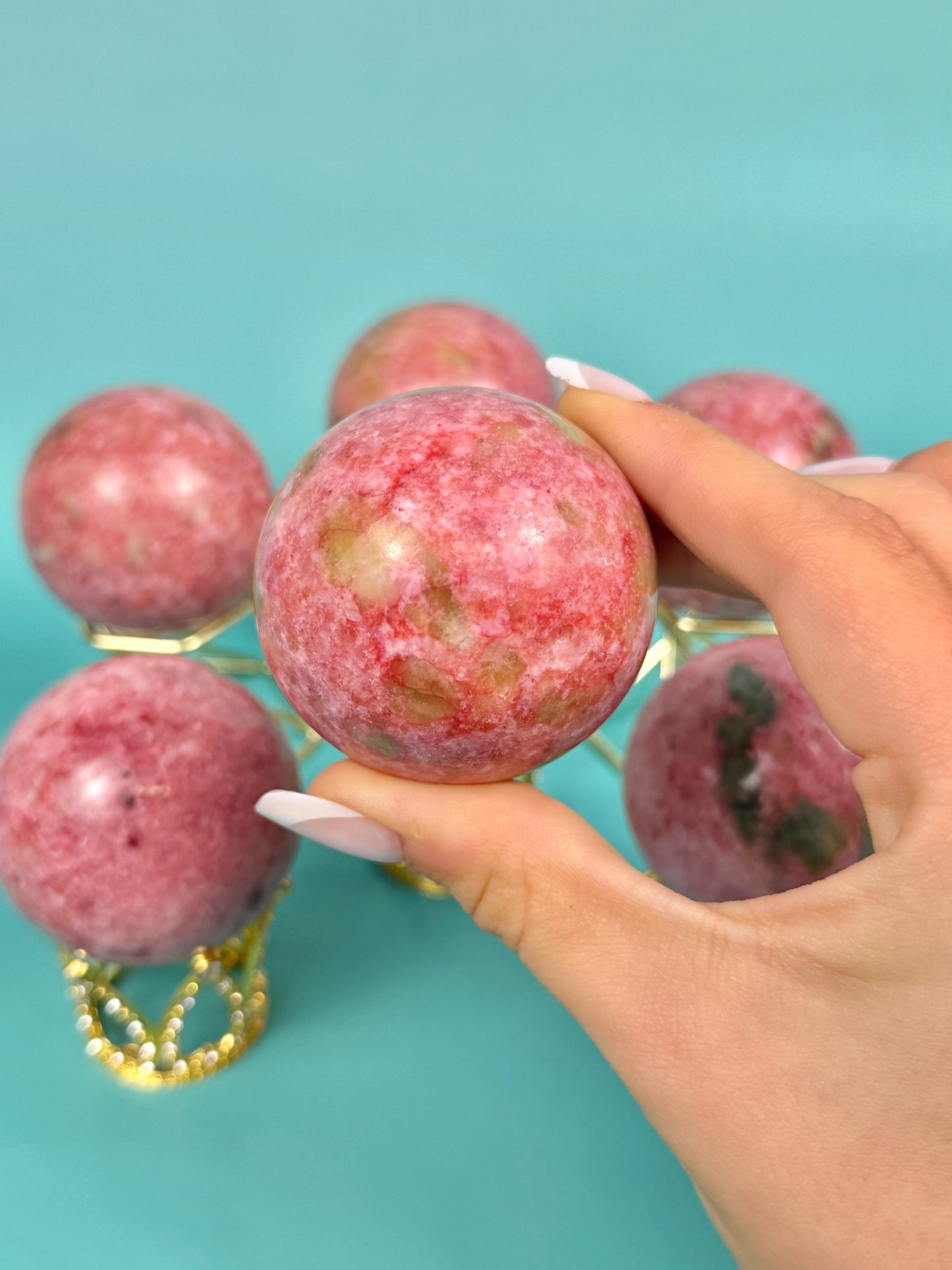 1 pink thulite sphere from Russia (stand not included)
