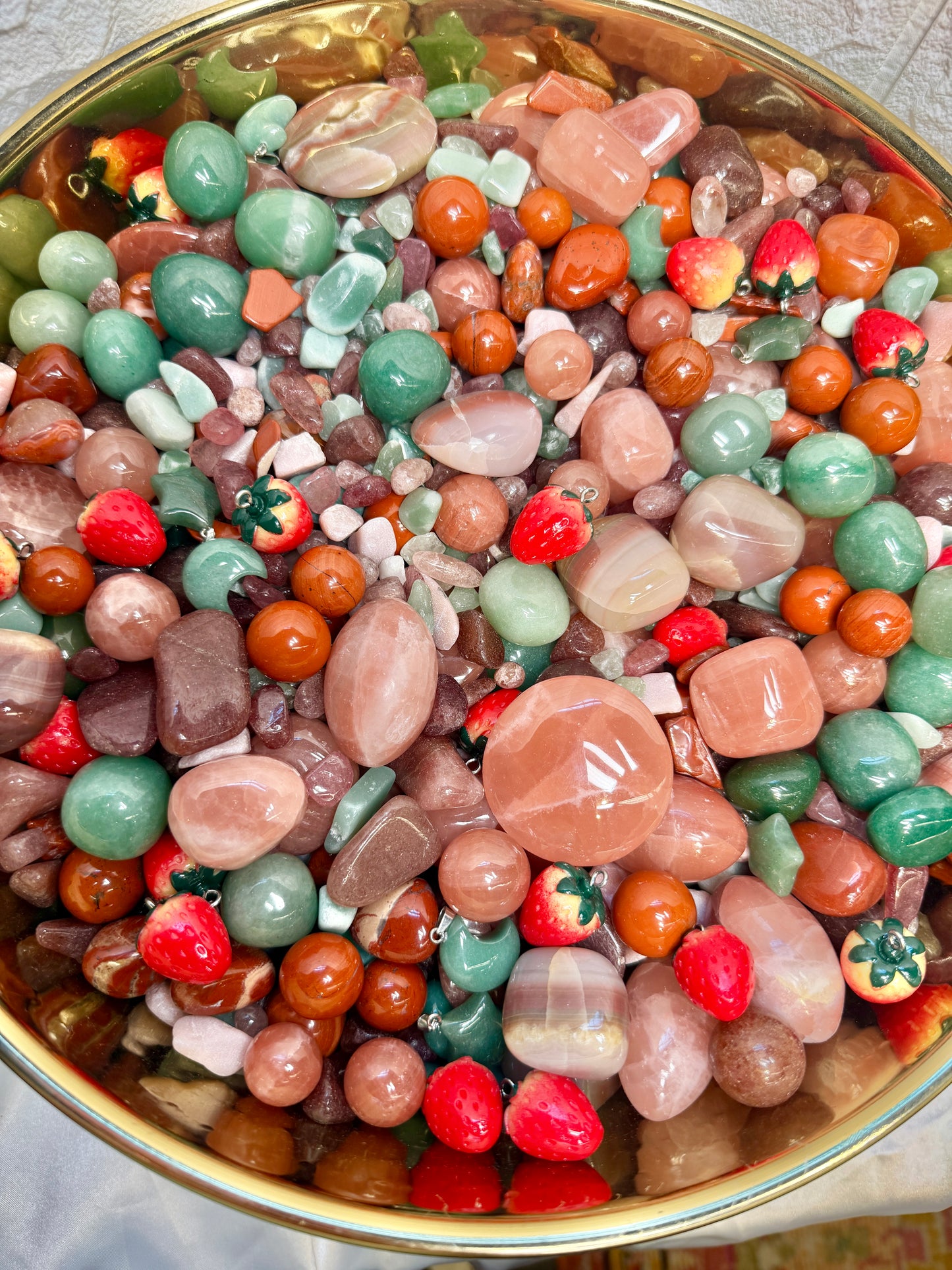 ✨NEW✨ Strawberry fields crystal confetti mix! 🍓💫