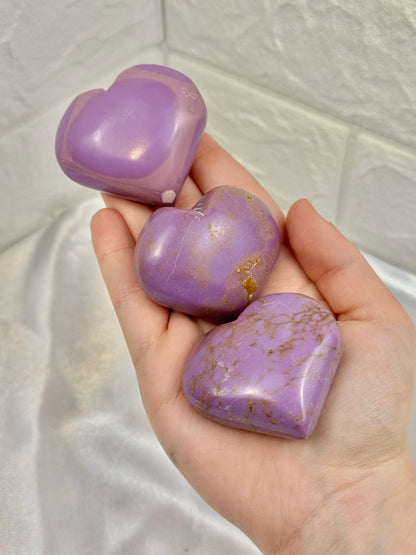 1 beautiful phosphosiderite heart from Peru