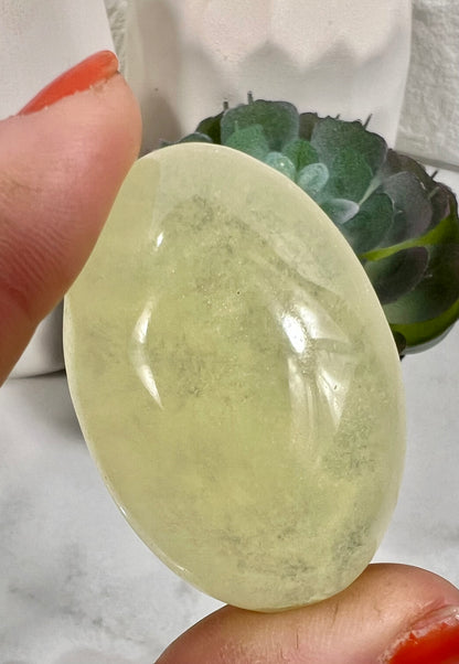 1 lemon calcite cabochon