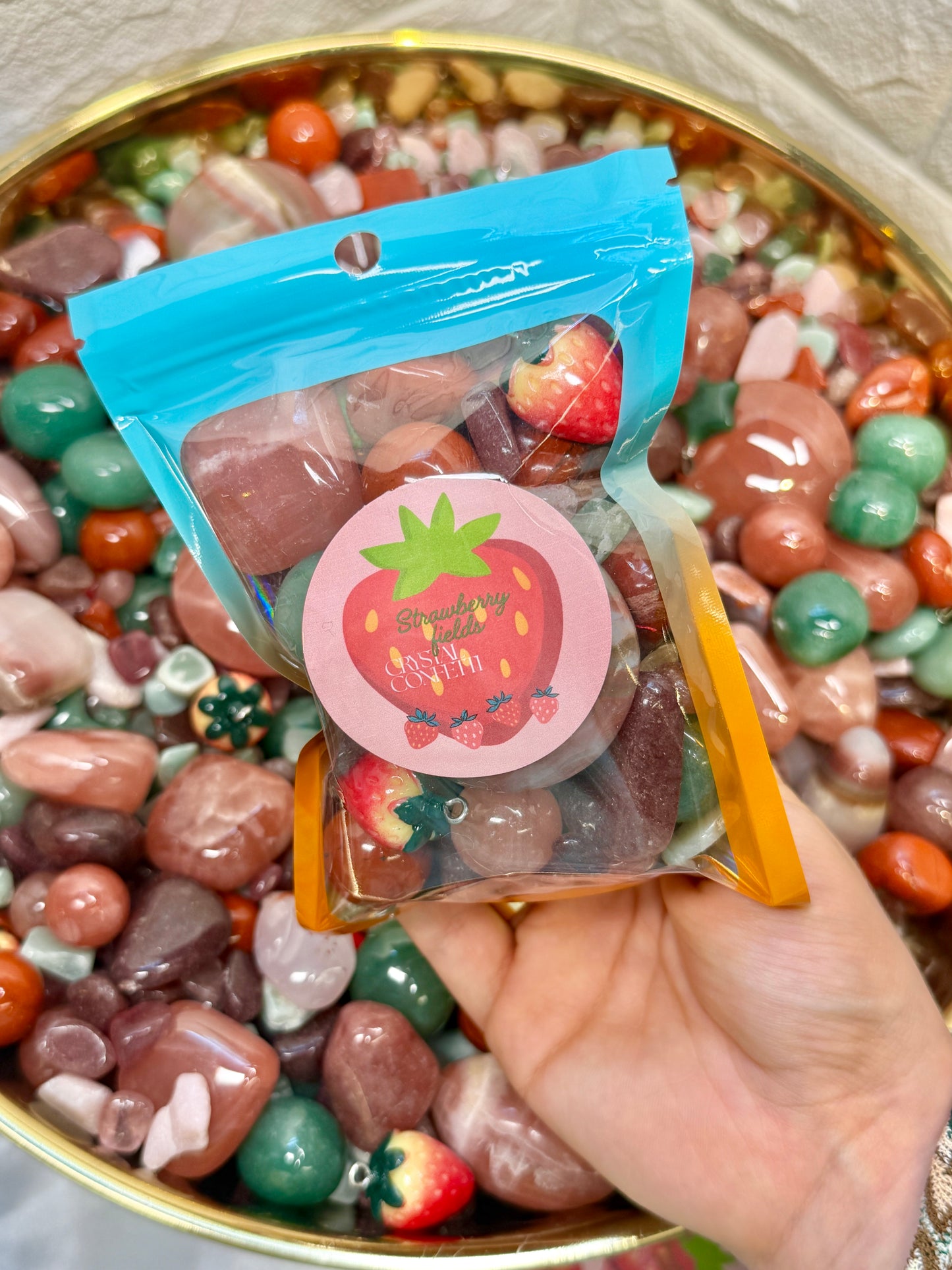 ✨NEW✨ Strawberry fields crystal confetti mix! 🍓💫