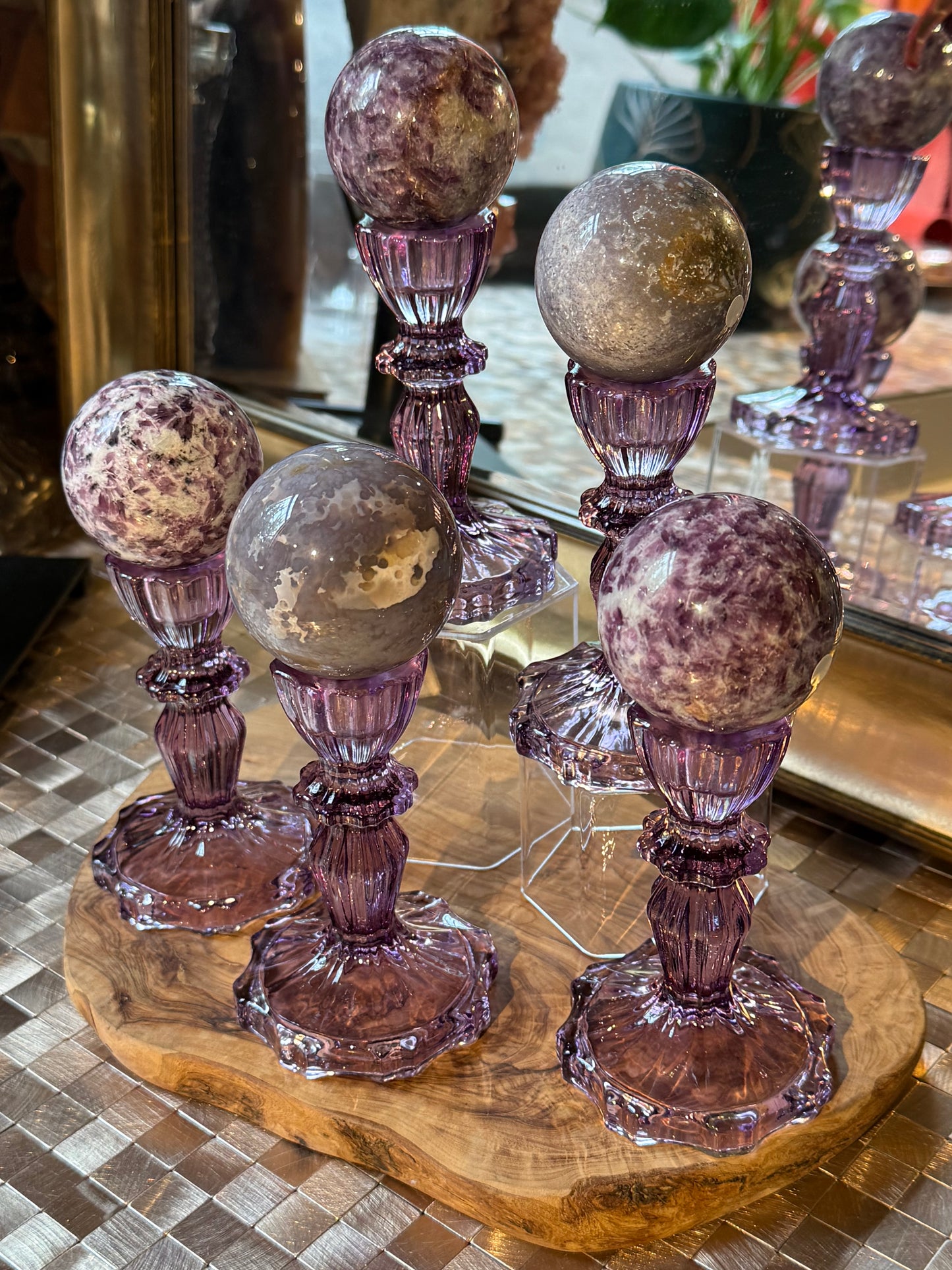 1 purple glass sphere holder (sphere not included)