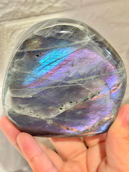 Gorgeous “unicorn flash” labradorite Freeform from Madagascar