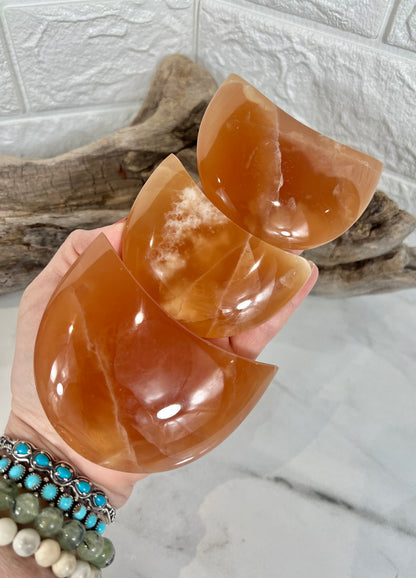 1 juicy honey calcite moon