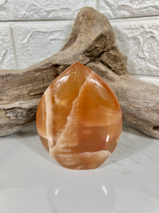 Juicy honey calcite flame D