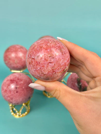 1 pink thulite sphere from Russia (stand not included)