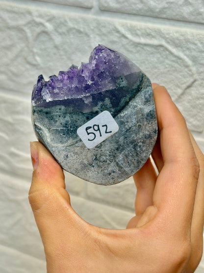 Juicy purple Uruguay amethyst with calcite Z