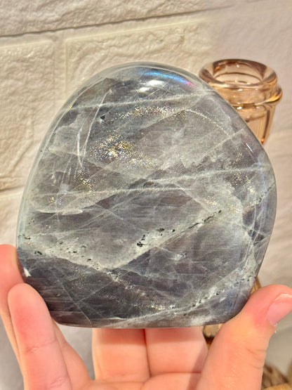 Gorgeous “unicorn flash” labradorite Freeform from Madagascar