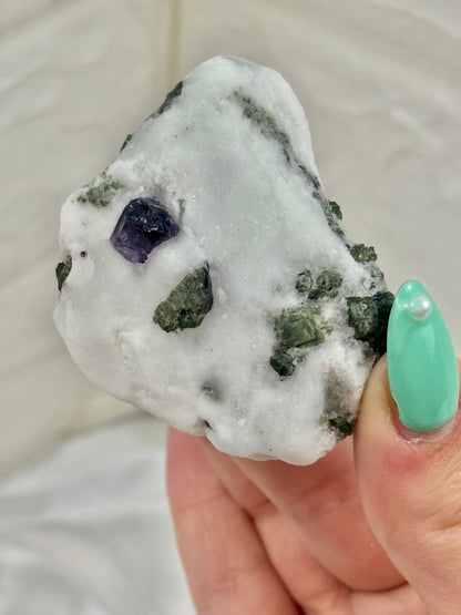 1 purple scapolite specimen from Pakistan