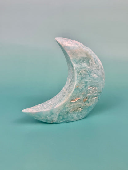 Blue aragonite self standing moon