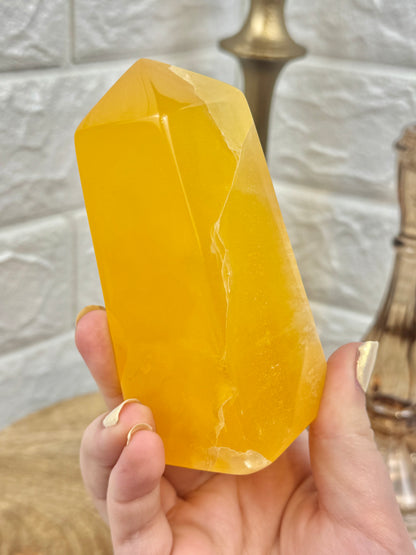 Juicy honeycomb calcite tower from Utah