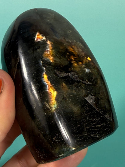 Stunning flashy labradorite Freeform S