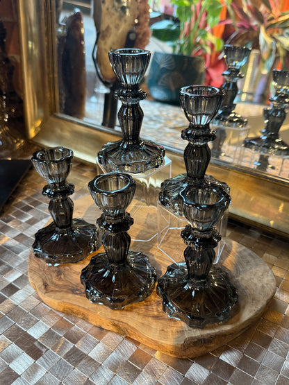 1 black glass sphere holder (sphere not included)