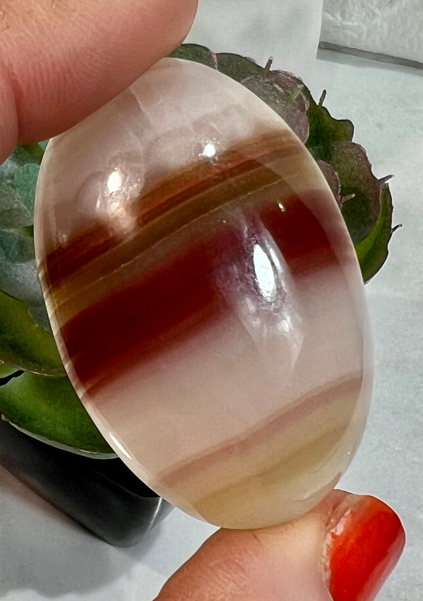 1 pink banded onyx cabochon