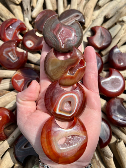 1 stunning carnelian moon