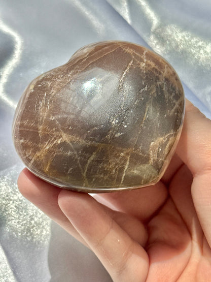 Flashy “chocolate” moonstone heart