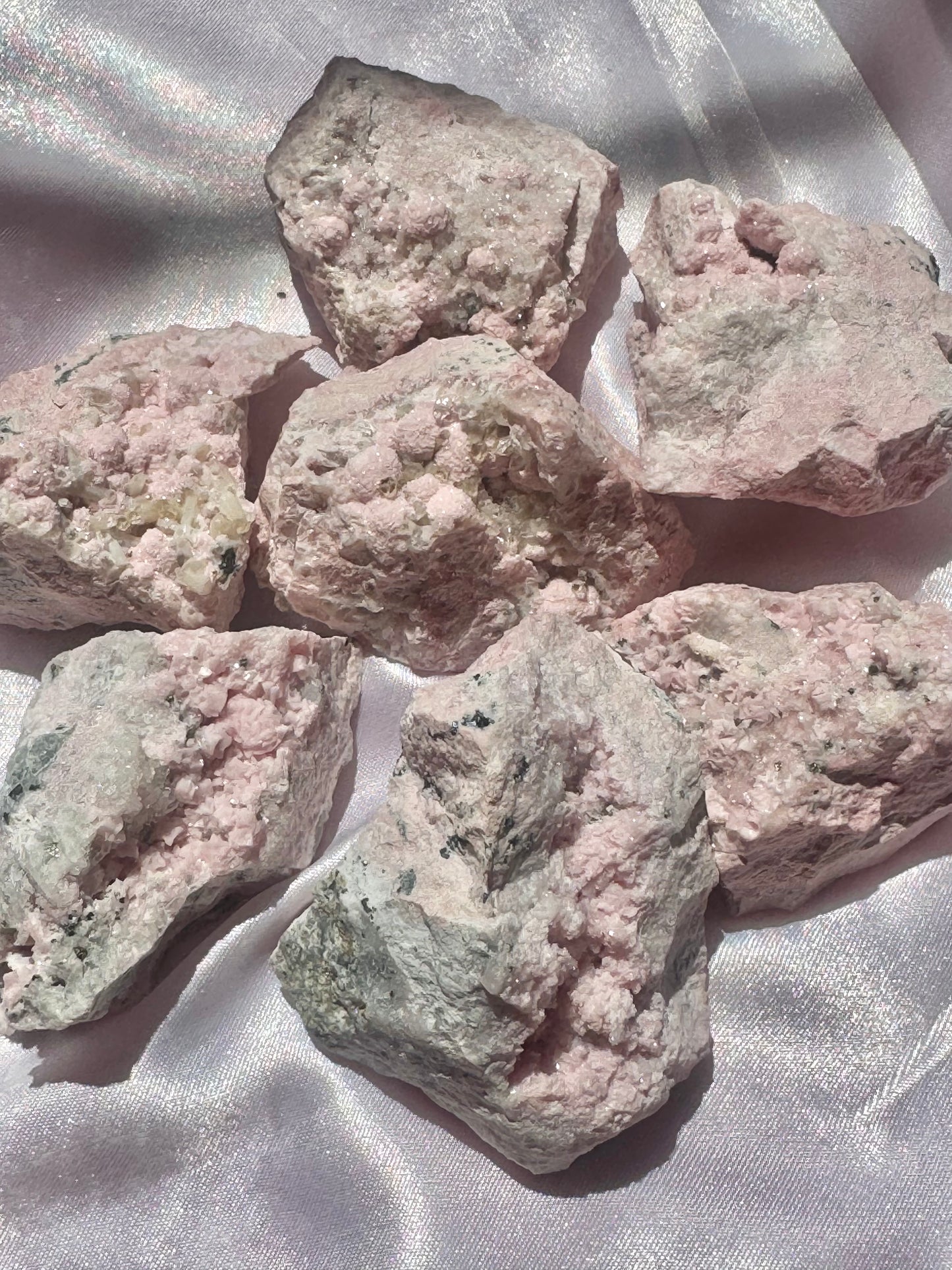 1 intuitive rhodochrosite x quartz x pyrite specimen from Peru