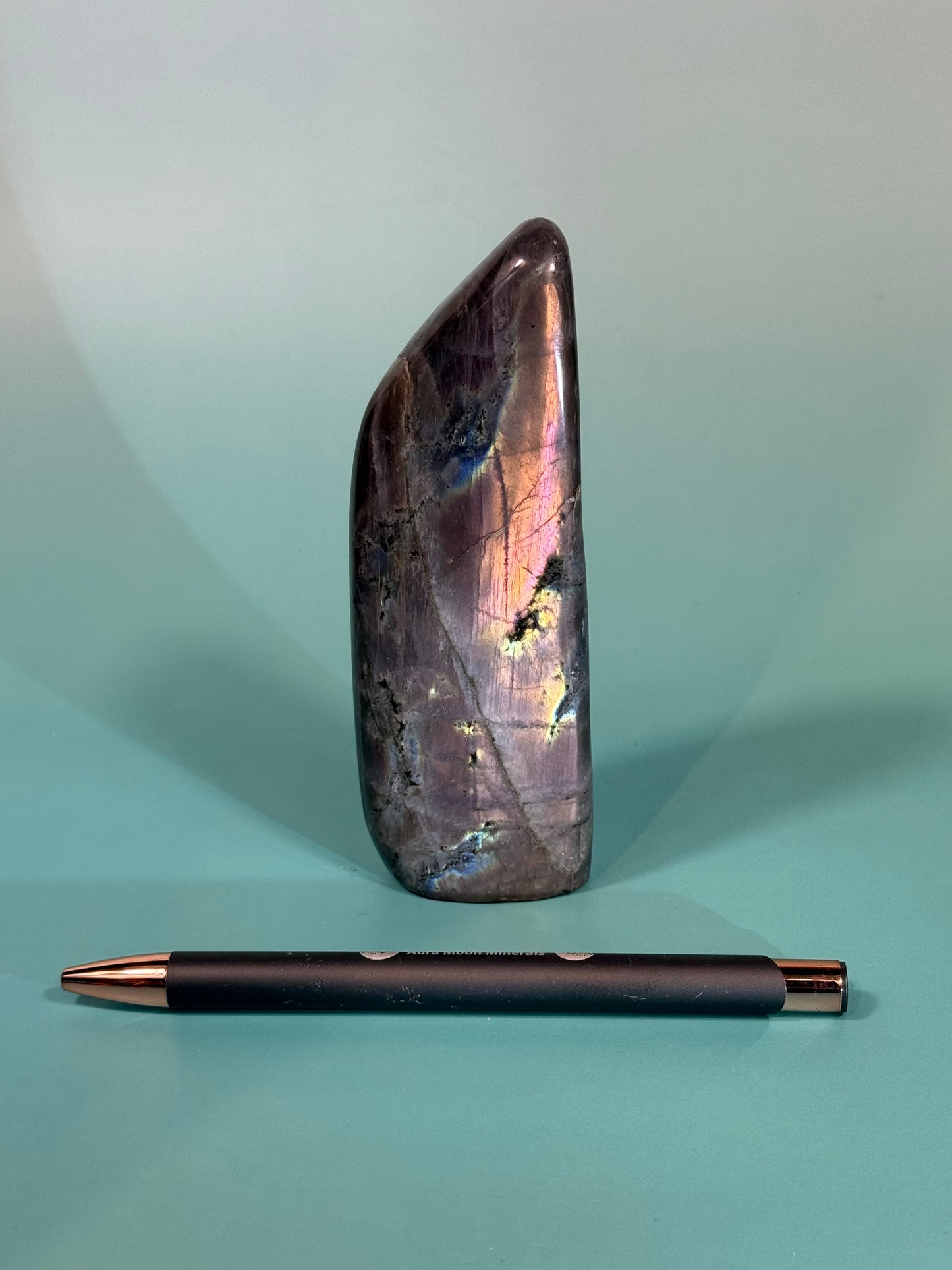 Gorgeous peach/pink flash labradorite Freeform L