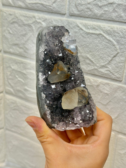 Stunning Uruguay amethyst with calcite P