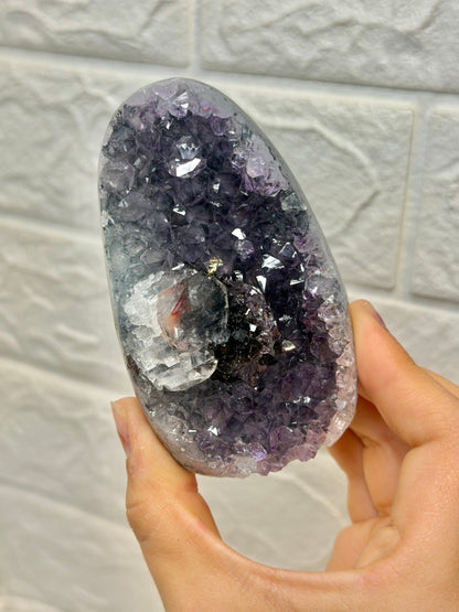 Amazing purple Uruguay amethyst with calcite B
