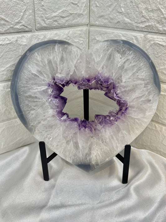 Insane statement amethyst heart portal on stand from Brazil