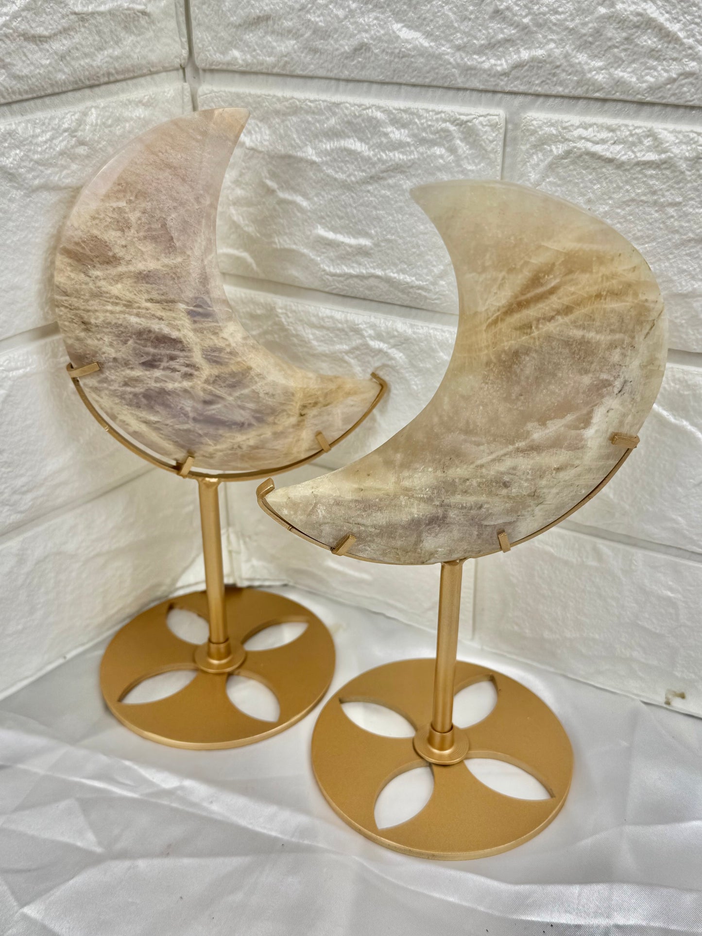 1 insanely flashy belomorite moon on stand