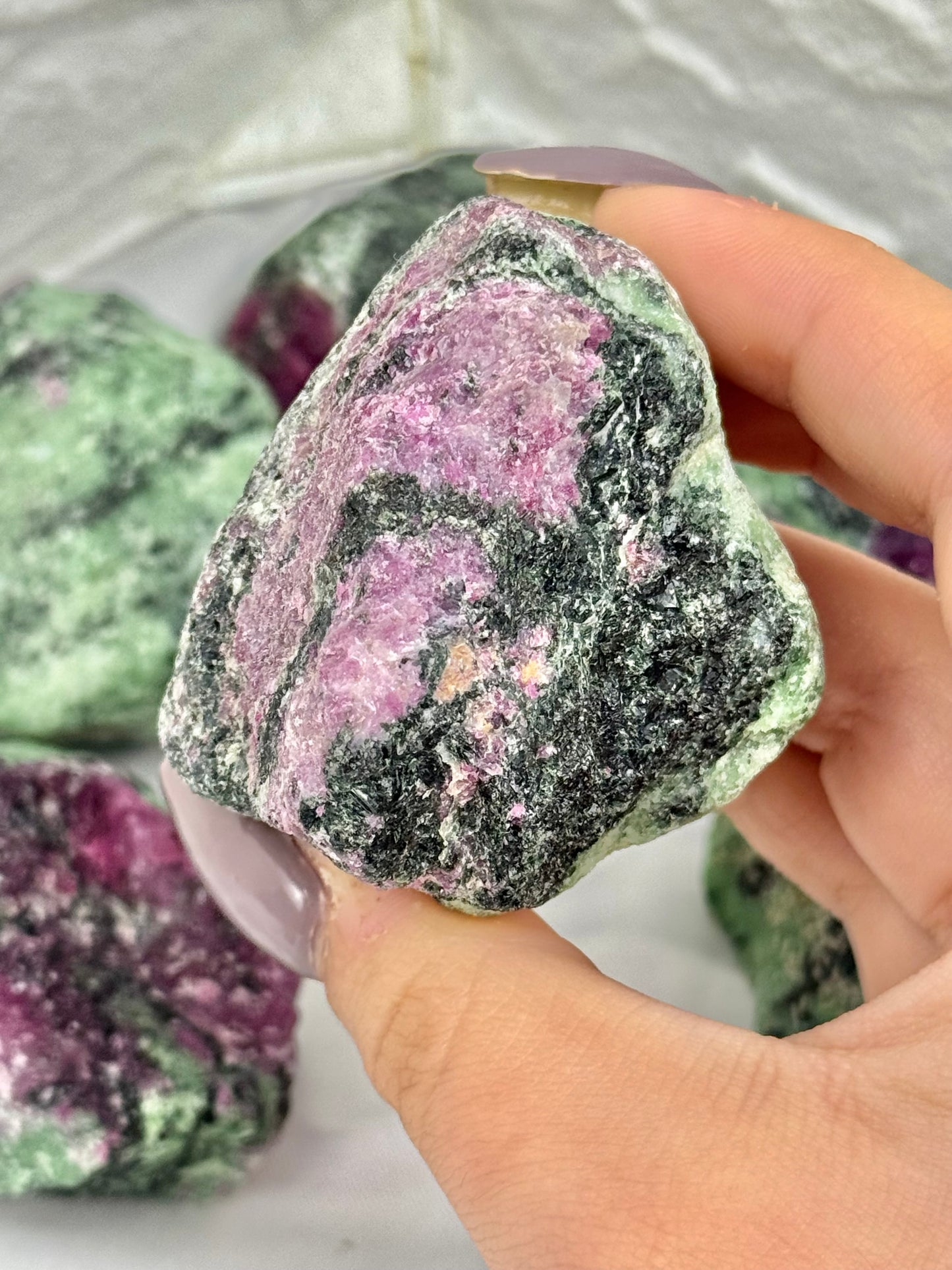 1 raw high-grade ruby in zoisite from Tanzania