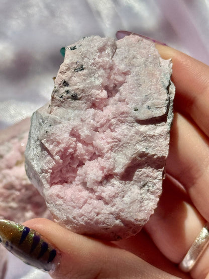 1 intuitive rhodochrosite x quartz x pyrite specimen from Peru
