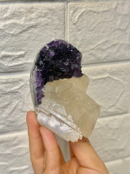 Beautiful purple Uruguay amethyst with calcite U