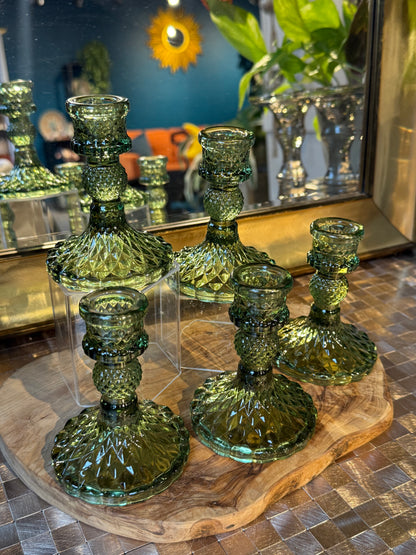 1 green glass sphere holder (sphere not included)